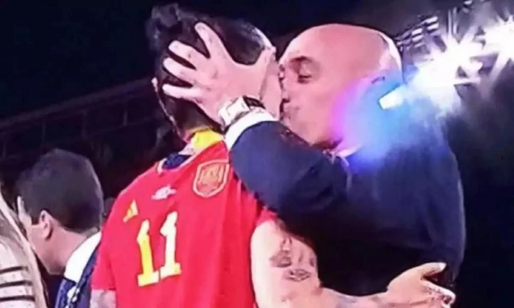 Ρουμπιάλες: Την Παρασκευή καταθέτει ενώπιον των δικαστών για το φιλί στην Ερμόσο